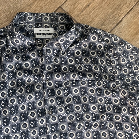 Urban Outfitters retro pattern polyester shirt GUC - Picture 2 of 8